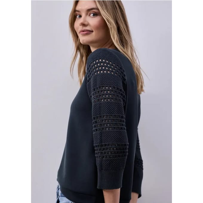 Shirt met geperforeerde mouwen