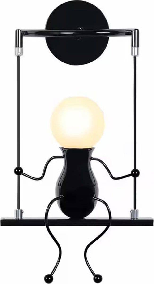 Wandlamp Schommelende pop – Unieke LED Lamp - Grappig Design