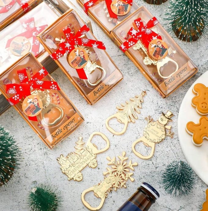2 stuks willekeurige flesopeners kerst in cadeaudoosje