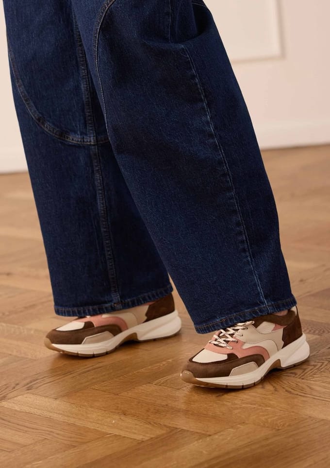 Manfield - Dames - Bruine leren sneakers met multicolor suède details - Maat 42