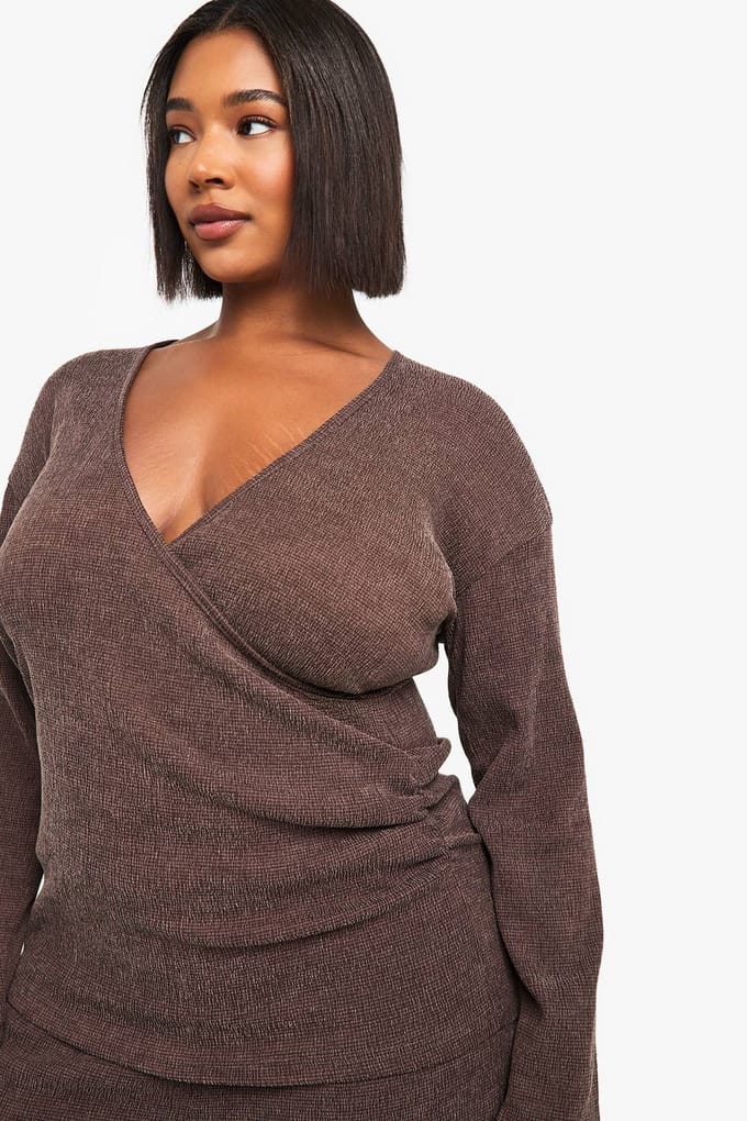 boohoo Dames Plus lange mouw wikkeltop | Chocolate | Maat: 22