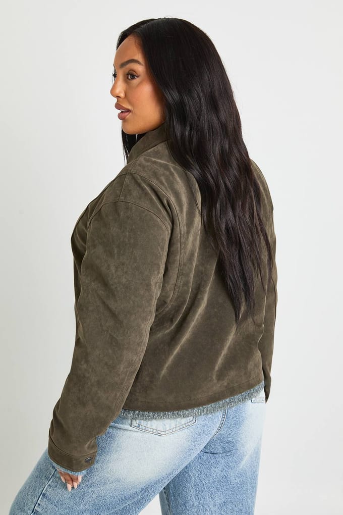 boohoo Dames PLUS SUÈDE JAS MET KRAGEN | Khaki | Maat: 28