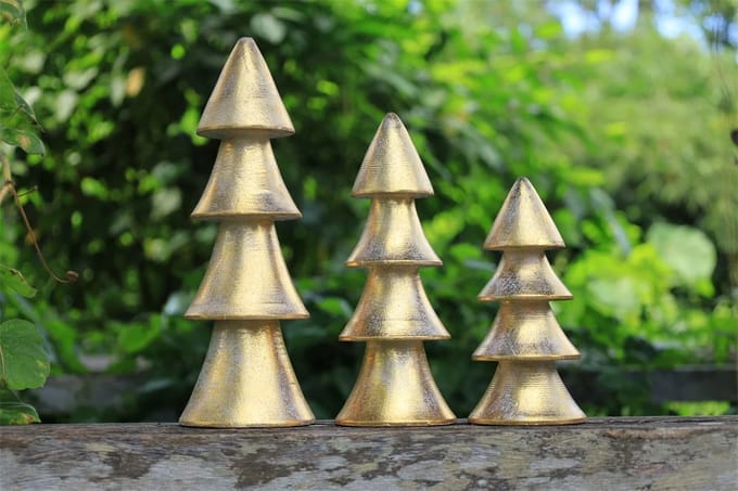 Set van 3 gouden kerstbomen