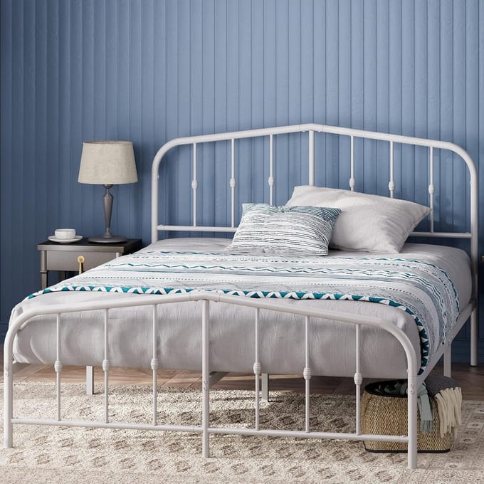 Metalen Bedframe - Platform Bed - Slaapkamer Inrichting - Ruimte Onder Bed - 150 x 200 cm - Wit