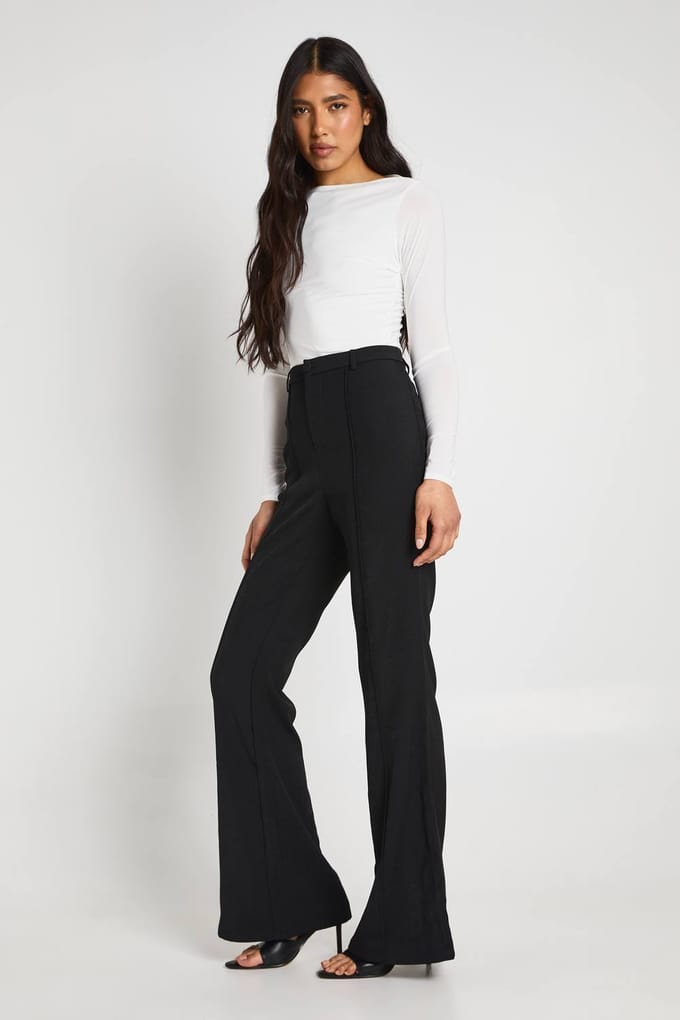 boohoo Dames Lange Getailleerde Slanke Uitlopende Broek | Zwart | Maat: 42