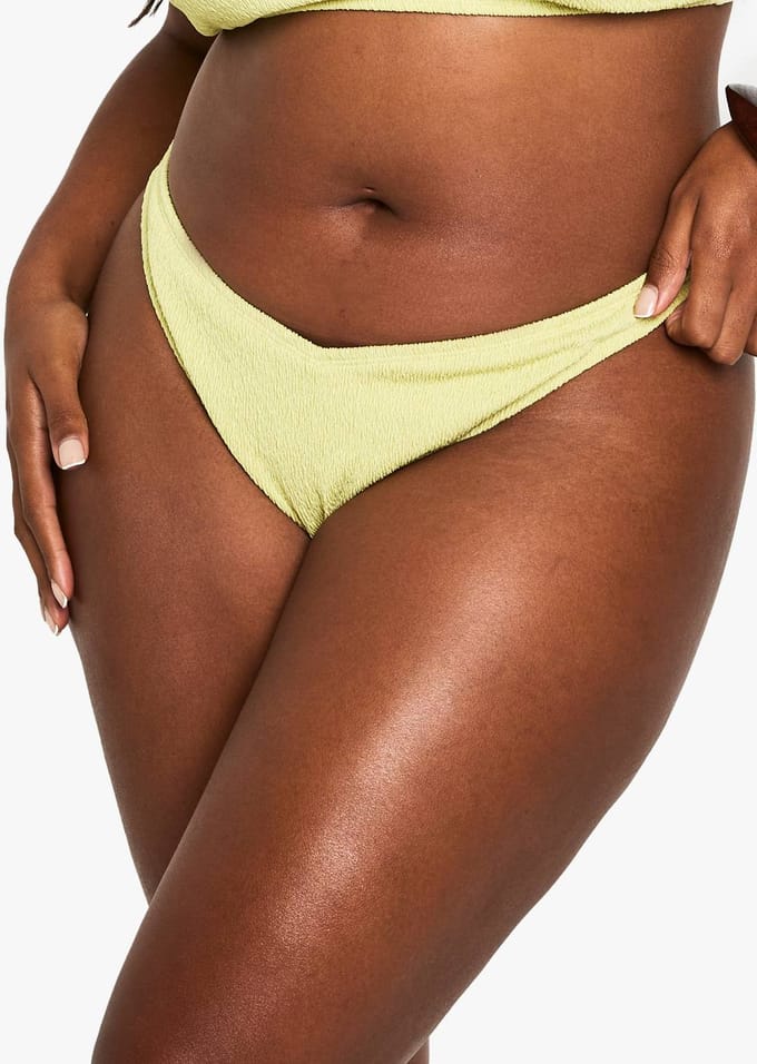 boohoo Dames Plus Swimwear Essentials Crinkle V-Front Bikini-Broekjes | Olive | Maat: 16
