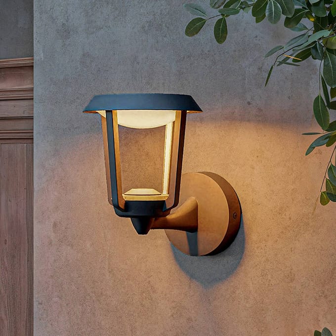Philips Nuvy wandlamp - buitenverlichting - bewegingssensor - warmwit licht: 2700 K - antraciet - PowerShield-coating - lange levensduur