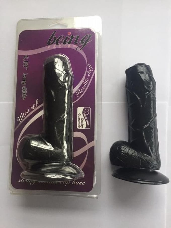 BEING FETISH REALISTISCHE DILDO BLACK 17,8 CM MET ZUIGNAP