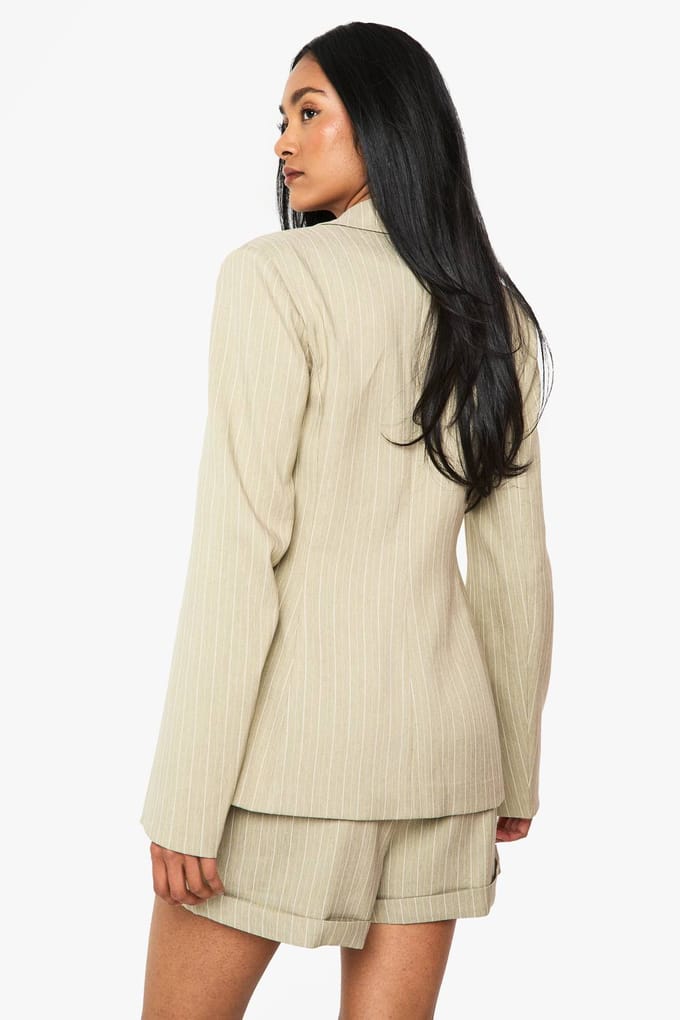 boohoo Dames Pinstripe Button Detail Tailored Blazer | Taupe | Maat: 6