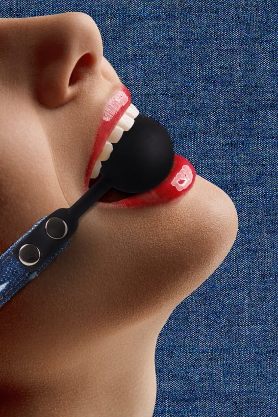 Ouch Siliconen Ball Gag - Met Ruwe Denim Bandjes - Blauw
