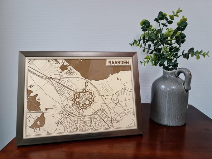 Decoratief Beeld - Houten Van Naarden - Hout - Bekroned - Bruin - 21 X 30 Cm