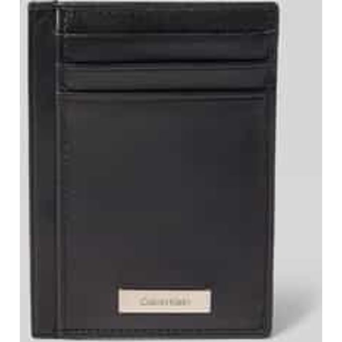 Pasjeshouder van leer met labelapplicatie, model 'PLAQUE'