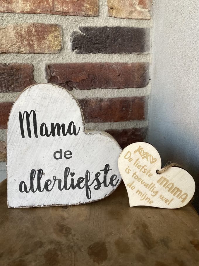 Teksthart de allerliefste mama wit + houten hartje mama