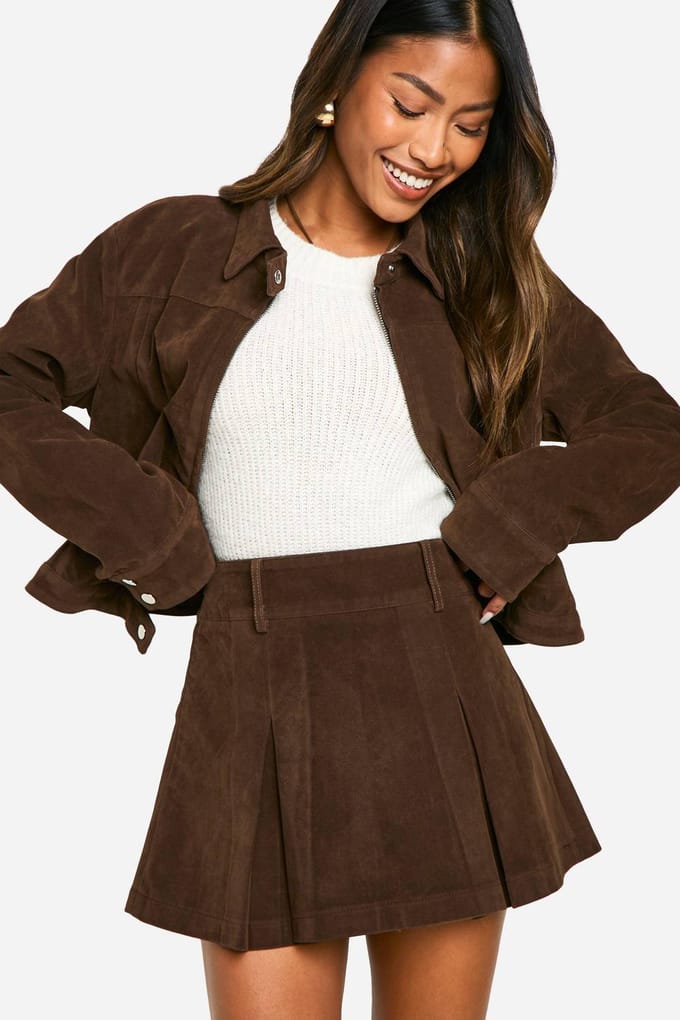 boohoo Dames Faux Suede Mini Geplooide Rok | Chocolate | Maat: 14