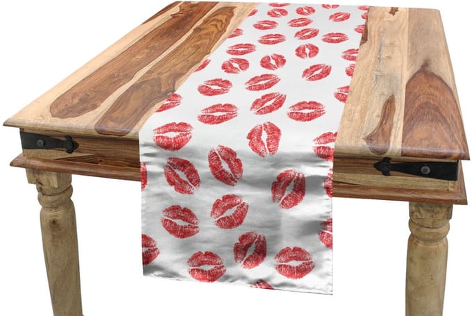 Abakuhaus Tafelrunner Vrouwelijker – Lippenstiftafdruk, 40x180 cm wit/rood