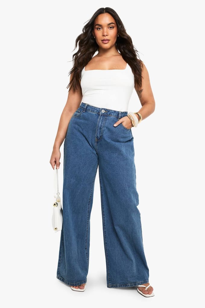 boohoo Dames PLUS DUBBELE LAAG SLINKY VIERKANTE NEKKLEDING | White | Maat: 26