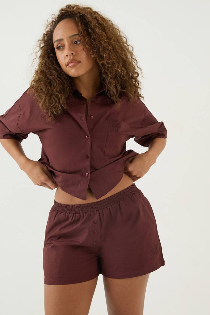 Dames Dsgn Studio Henley Knoop Popeline Short | Chocoladebruin | Maat: Medium