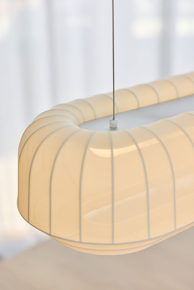 Northern LED hanglamp Tradition lineair, textiel, offwhite
