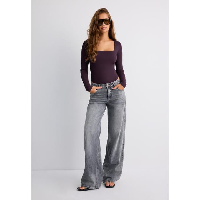 Stradivarius Body met vierkante halslijn en lange mouw  Aubergine M