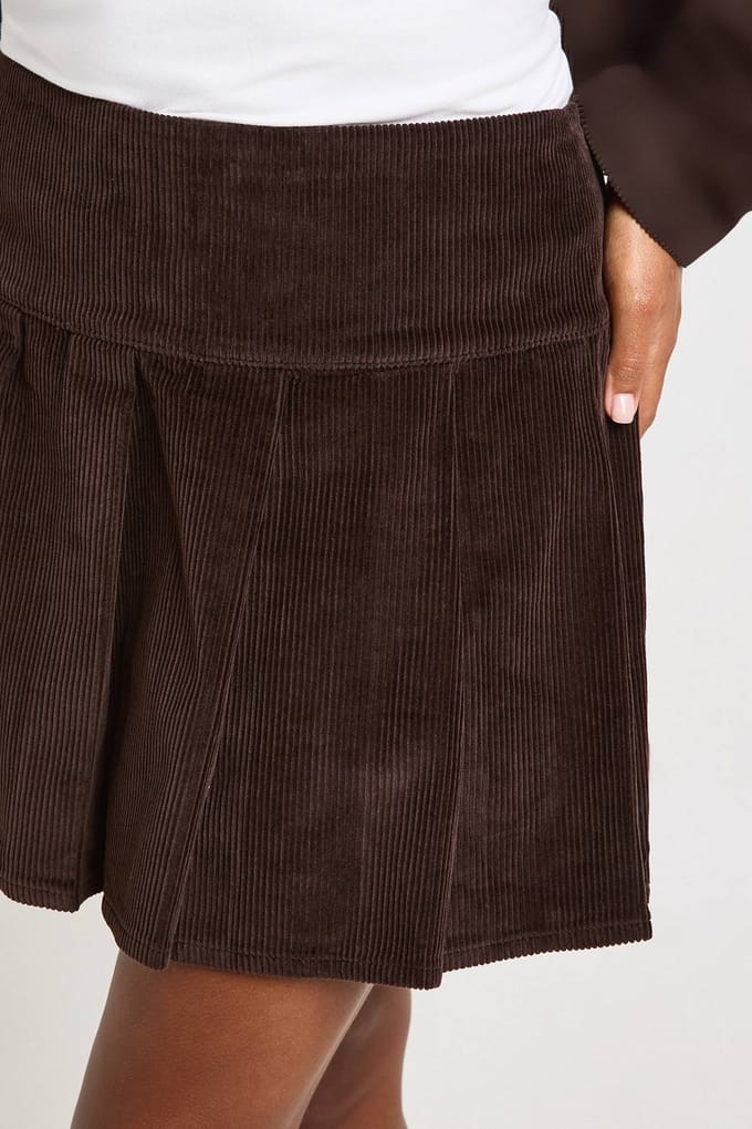boohoo Dames Plus Cord geplooide minirok | Chocoladebruin | Maat: 56