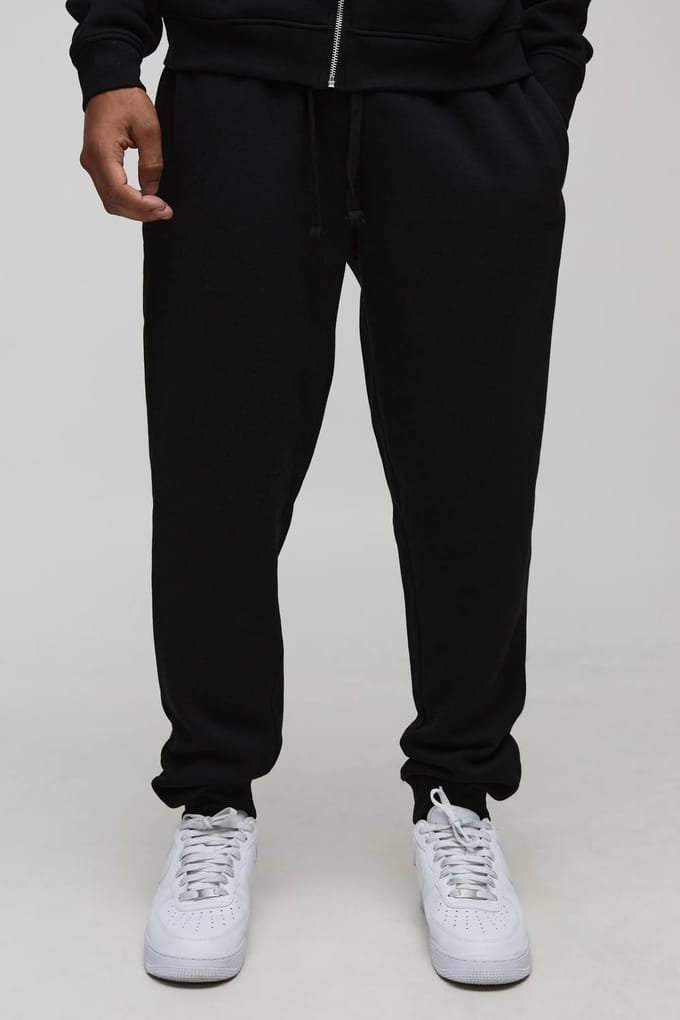 Basic Man. Jogger met normale pasvorm | Black | Size Medium