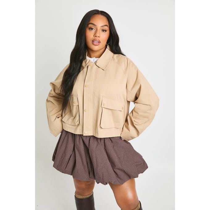 boohoo Dames Plus Utility Cropped Jacket | Stone | Maat: 16