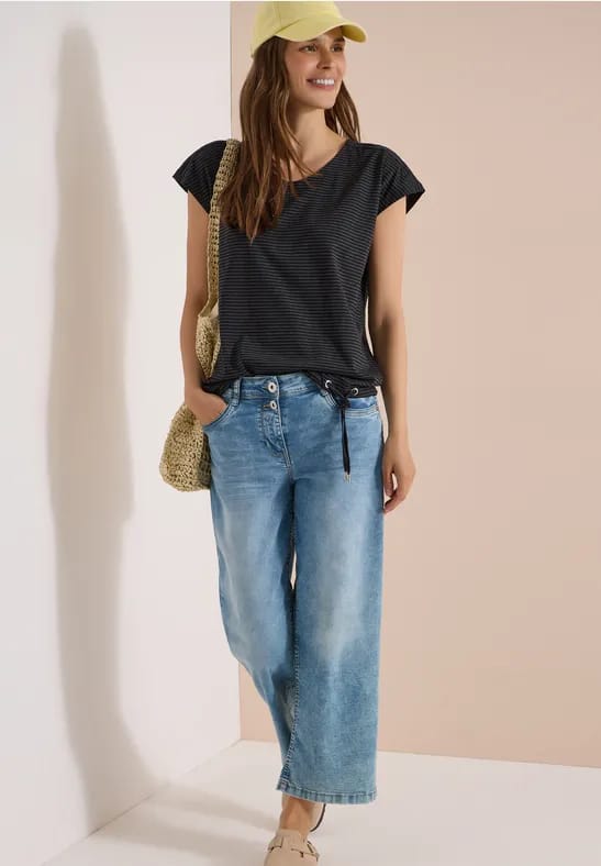 Shirt met overhangende schouders en uitgesneden details