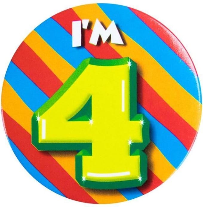 Verjaardags button I am 4