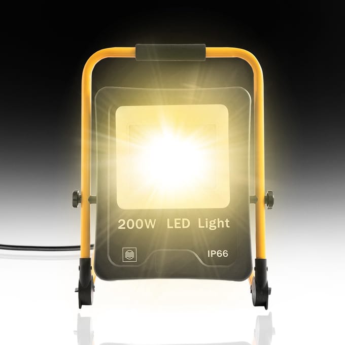 LED Bouwlamp 200W 16000LM – LED Werklamp IP66 – Warm Wit 3000K – 3m Kabel met Stekker – Binnen & Buiten