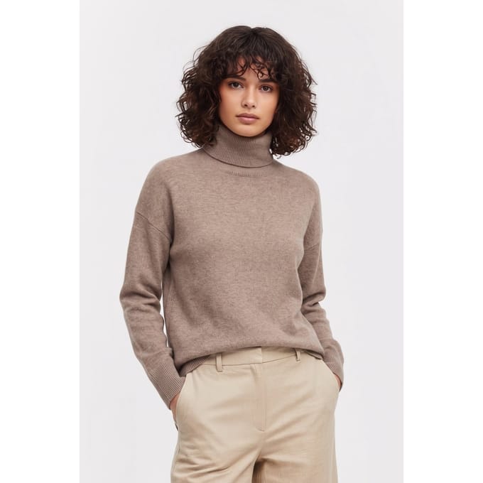 AllSaints Gala Roll Neck Oat Brown Maat: S | Sweaters Outlet | Dames | Bruin
