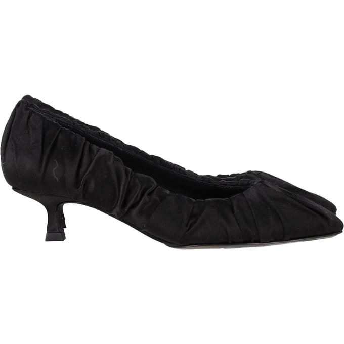 Khaite Palmero Gerimpelde Kitten-Heel Pumps in Zwart Zijde
