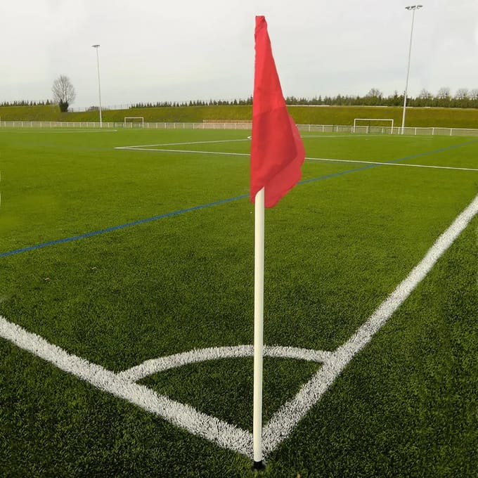 Set van 4 scharnierende hoekpalen met 4 vlaggen Sporti