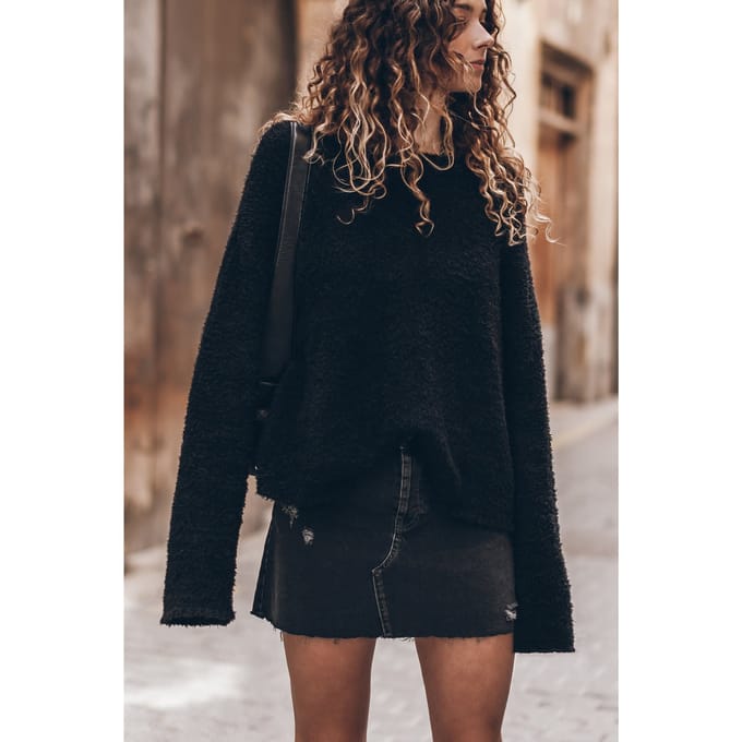 Mikuta The Black Soft Knitted Sweater Maat: S | Sweaters Outlet | Dames | Zwart