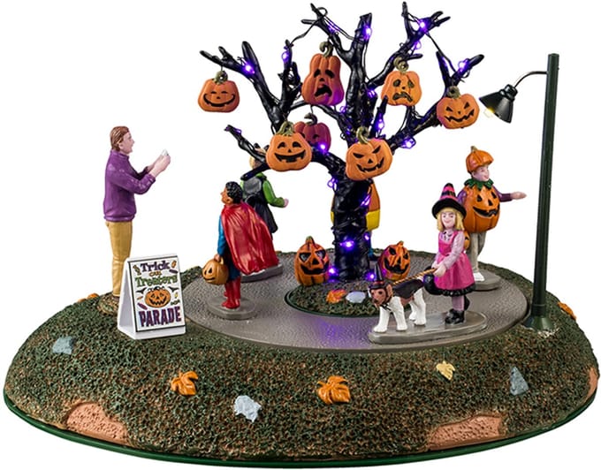 Spooky Town - Trick or Treaters Parade