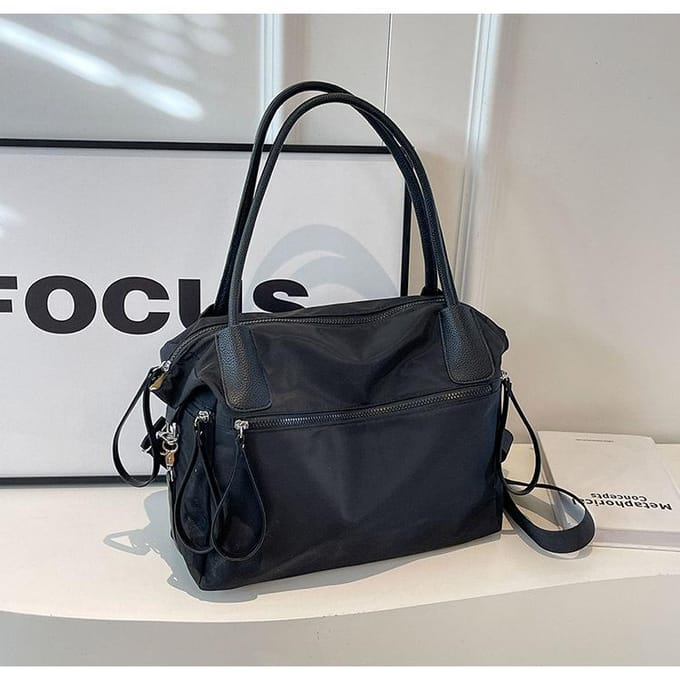 Sac à bandoulière vintage en nylon pour femmes Grande capacité Imperméable Sac à bandoulière Sac à main pour les déplacements quotidiens noir