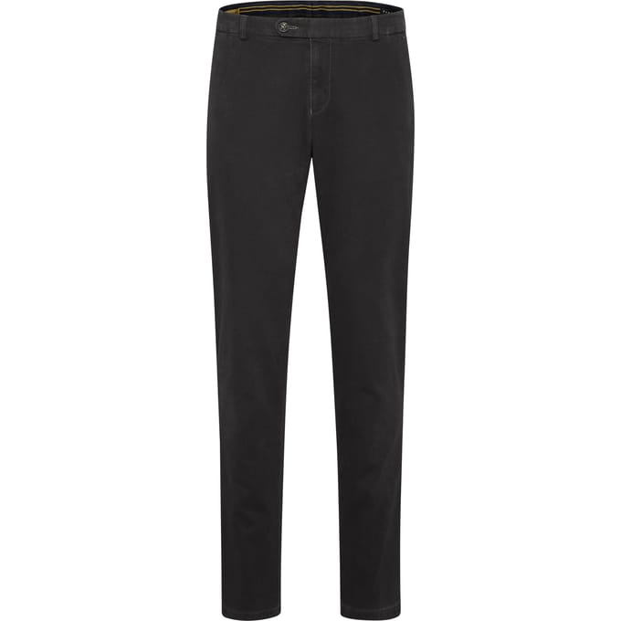 Bugatti Herren Een chino met een nauwsluitende pasvorm