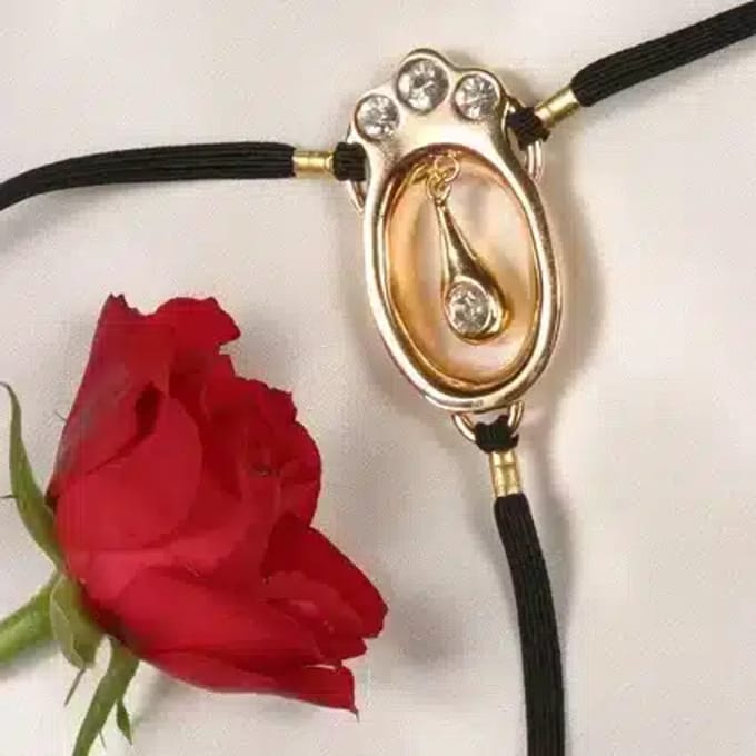 Sylvie Monthulé | Clitoris Piercing  | Drop Clit Crystal Maat 44