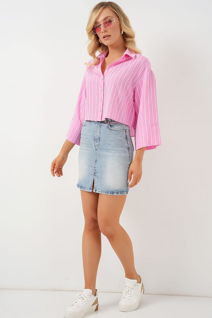 Oversized Gestreepte Cropped Shirt met Knoopsluiting