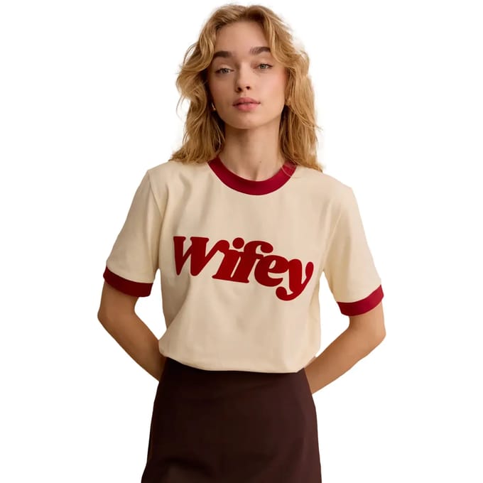 T-shirt dames She is Sunday Wifey