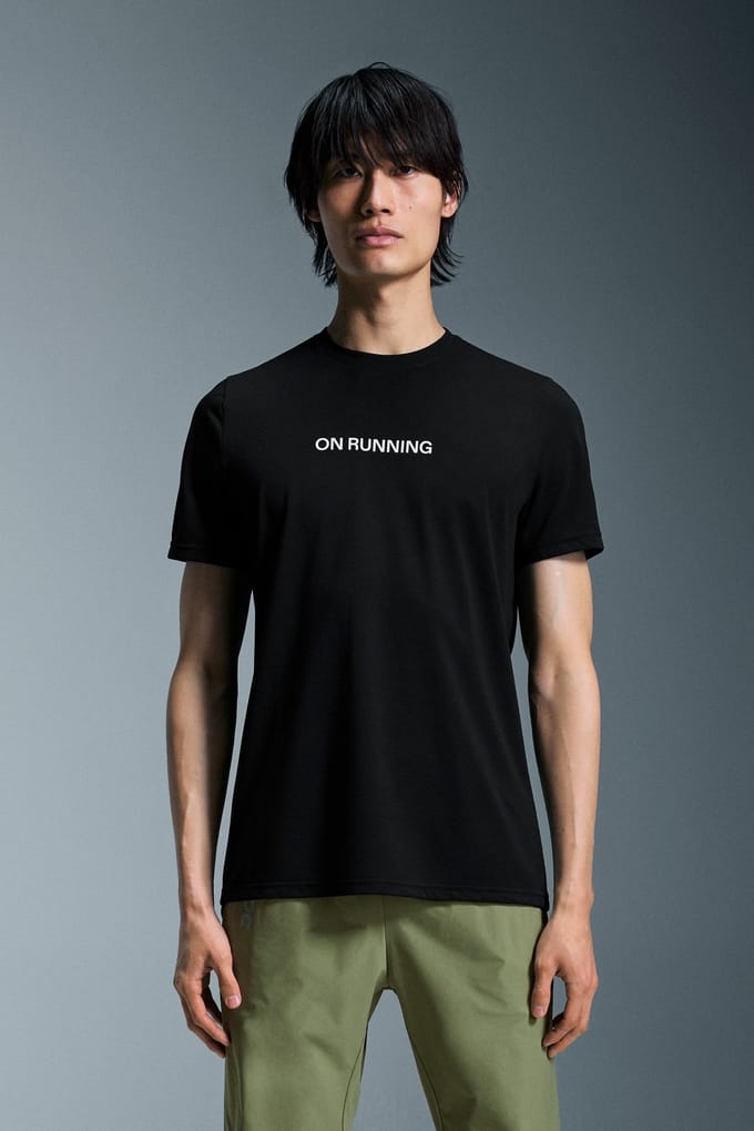 On  Run-t 1 M Black Maat: M | Basic T-Shirts Outlet | Heren | Zwart