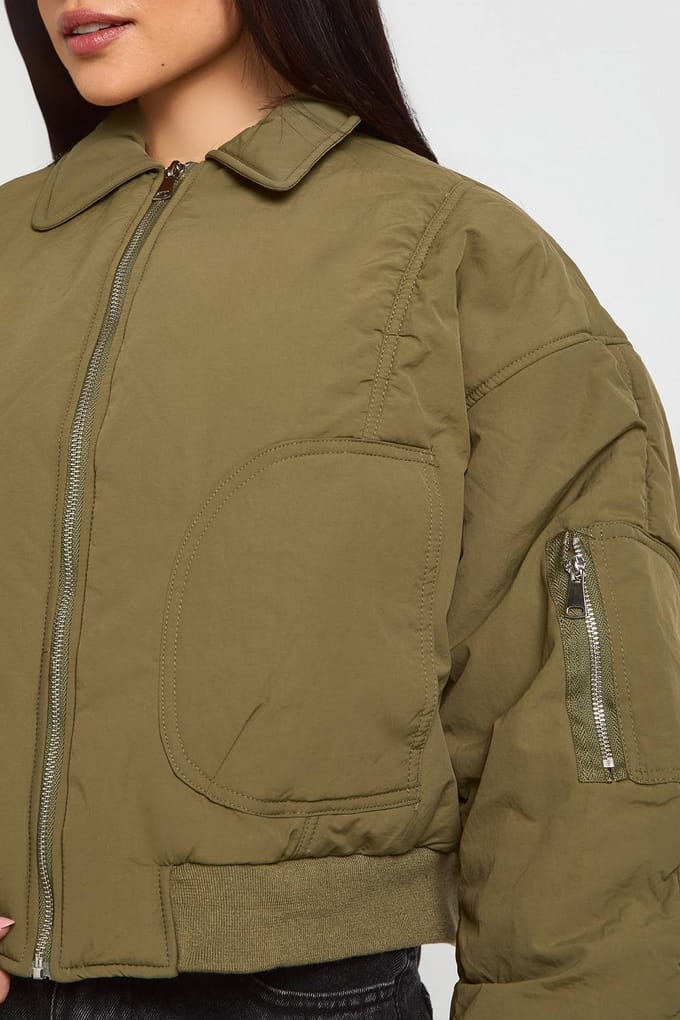 boohoo Dames Bomberjack met geplooide mouwen | Khaki | Maat: 16