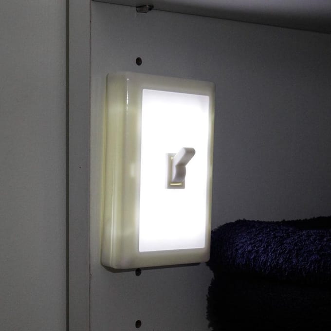 Kikkerland Switch nachtlampje voor op de muur
