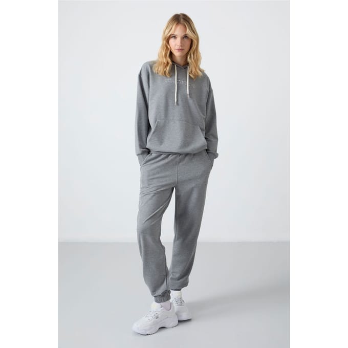 Overmaatset met Kaptrui en Broek