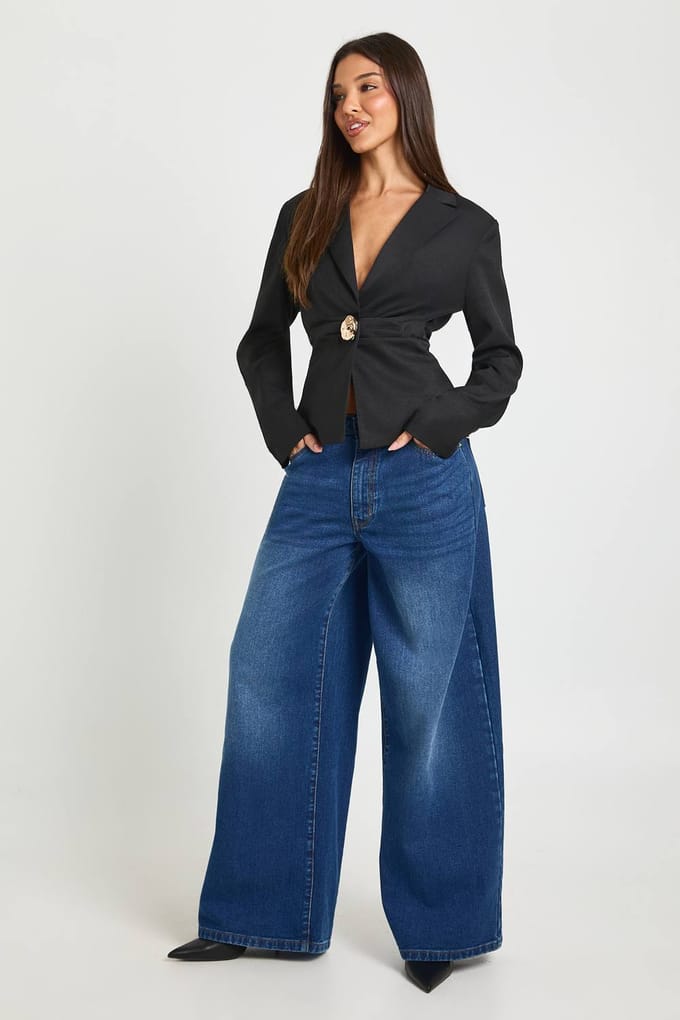 boohoo Dames Gouden knoop gerafelde blazer | Zwart | Maat: 38
