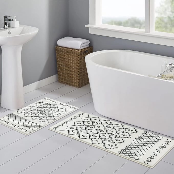 Bathroom Rug Set of 2, Non-Slip Washable Bath Mats 120 x 50 cm and Bath Mat 60 x 40 cm, Soft Artificial Wool Microfibre Absorbent Boho Bathroom Set, White
