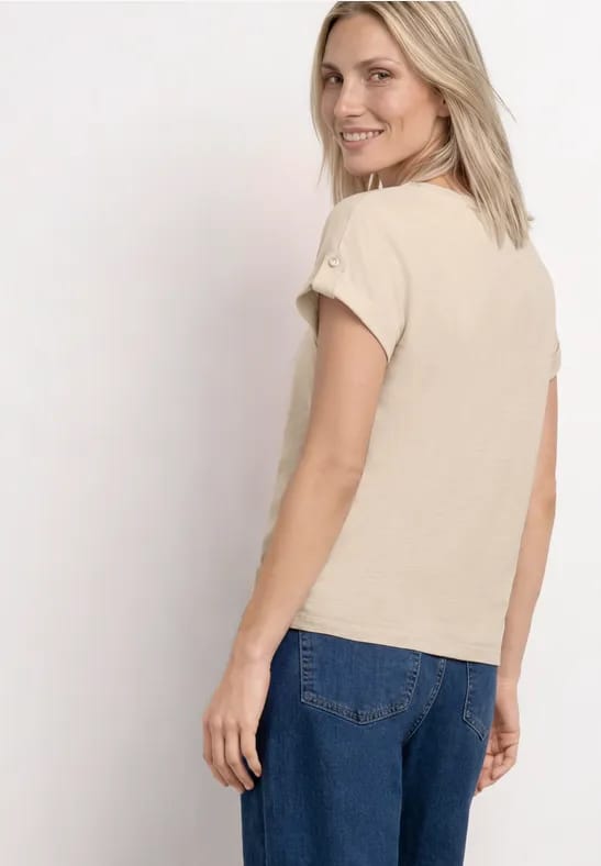Shirt met gespleten hals en knoopdetails