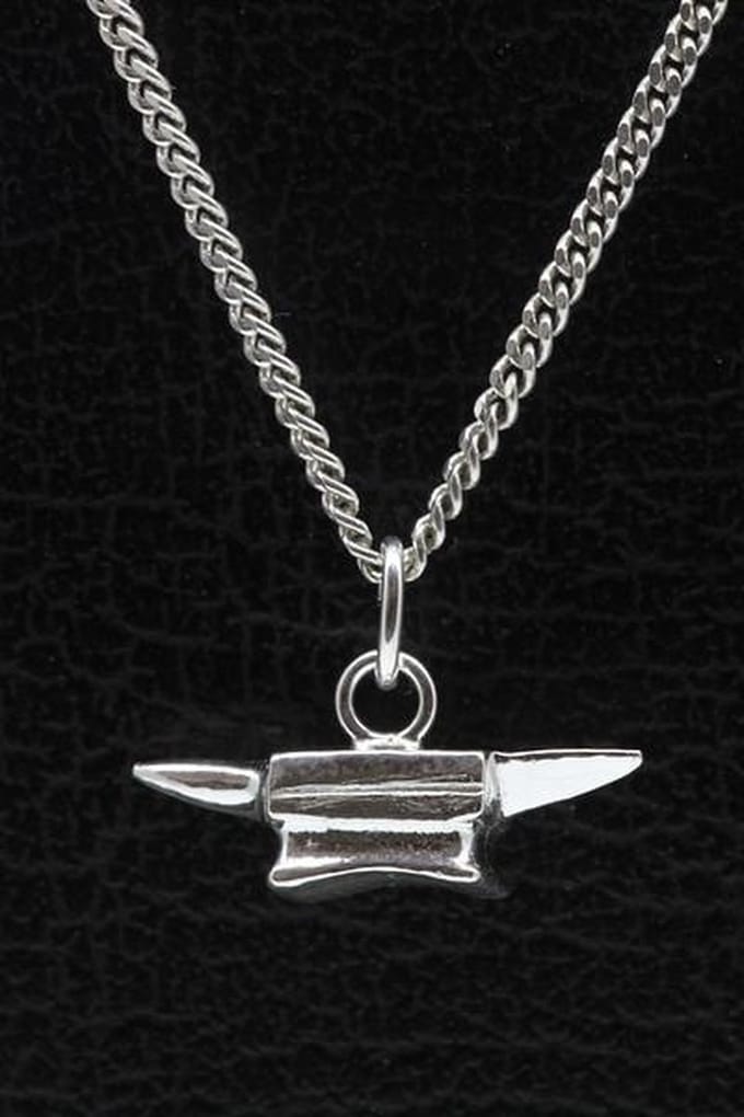 Zilveren Aambeeld ketting hanger