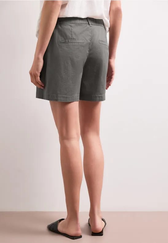 Mid Waist chino shorts in een casual pasvorm