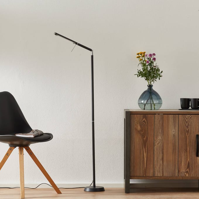 Trio Lighting LED vloerlamp Filigran, zwart, dimbaar, verstelbaar