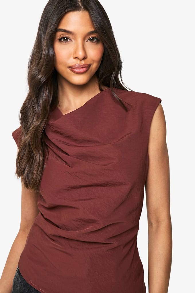 boohoo Dames Getextureerde geweven blouse met hoge halslijn | Rust | Maat: 6